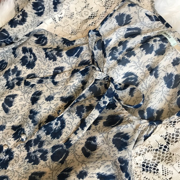 SOLD: Kimchi Blue (Urban Outfitters) Blouse - Picture 4 of 6